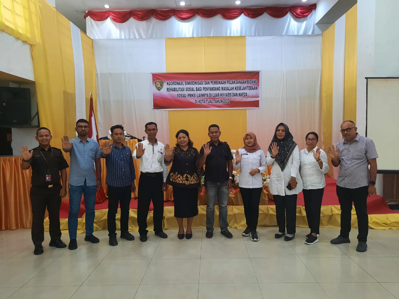 Kegiatan koordinasi sinkronisasi dan pembinaan pelaksanaan bidang rehabilitasi sosial bagi PMKS lainnya di luar HIV AIDS dan NAPZA oleh PSBR hiti-hiti hala hala Ambon di Hotel Suita kab.Maluku Tenggara