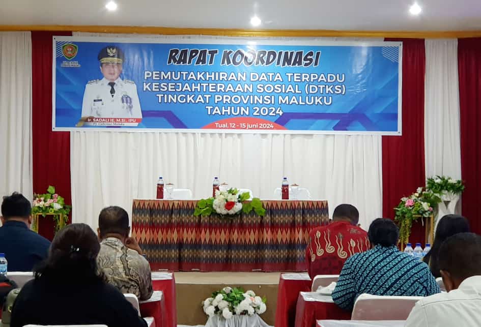 Dinas Sosial Menghadiri Rapat Koordinasi Data Terpadu Kesejahteraan Sosial Tingkat Provinsi di Hotel Kimson Maluku Tenggara